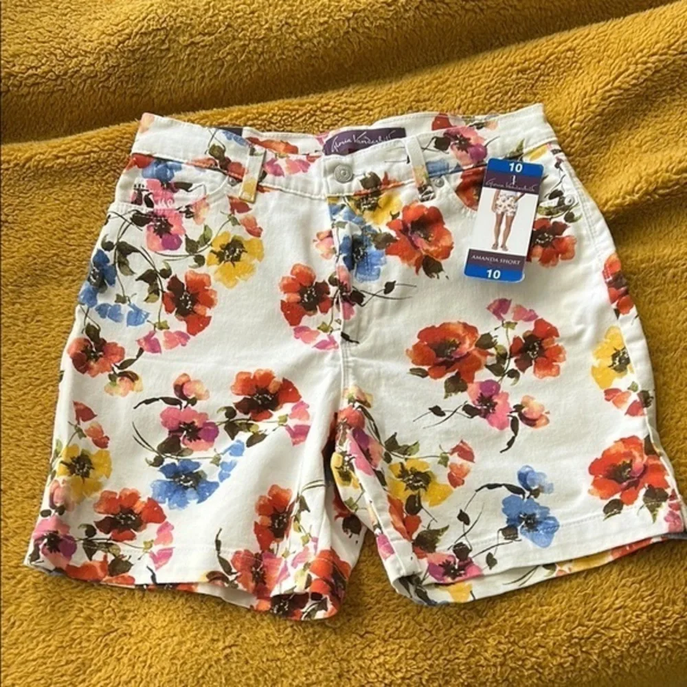 NWT Floral Print Shorts